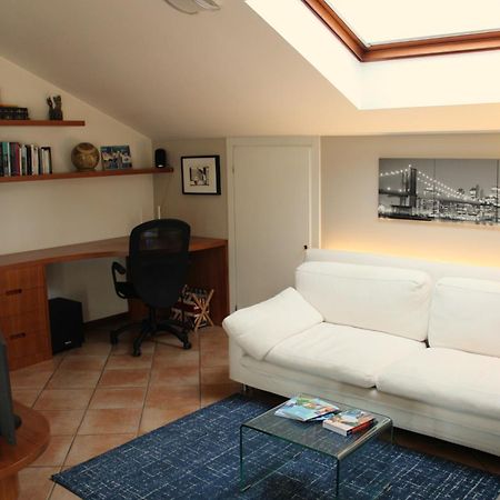 Bright Penthouse Close To Center With Terrace And Lake View ليكو المظهر الخارجي الصورة